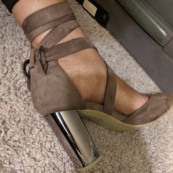 Tan strap sandals - Picture 4 of 5